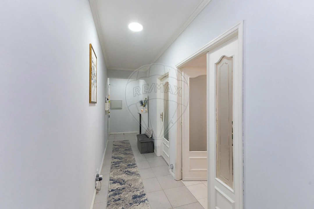 Apartamento T2 para Venda em Canelas Foto 3
