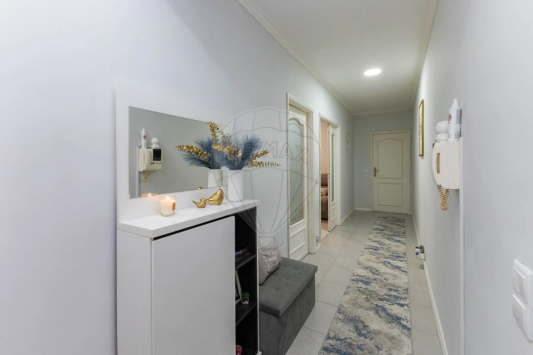 Apartamento T2 para Venda em Canelas Foto 2