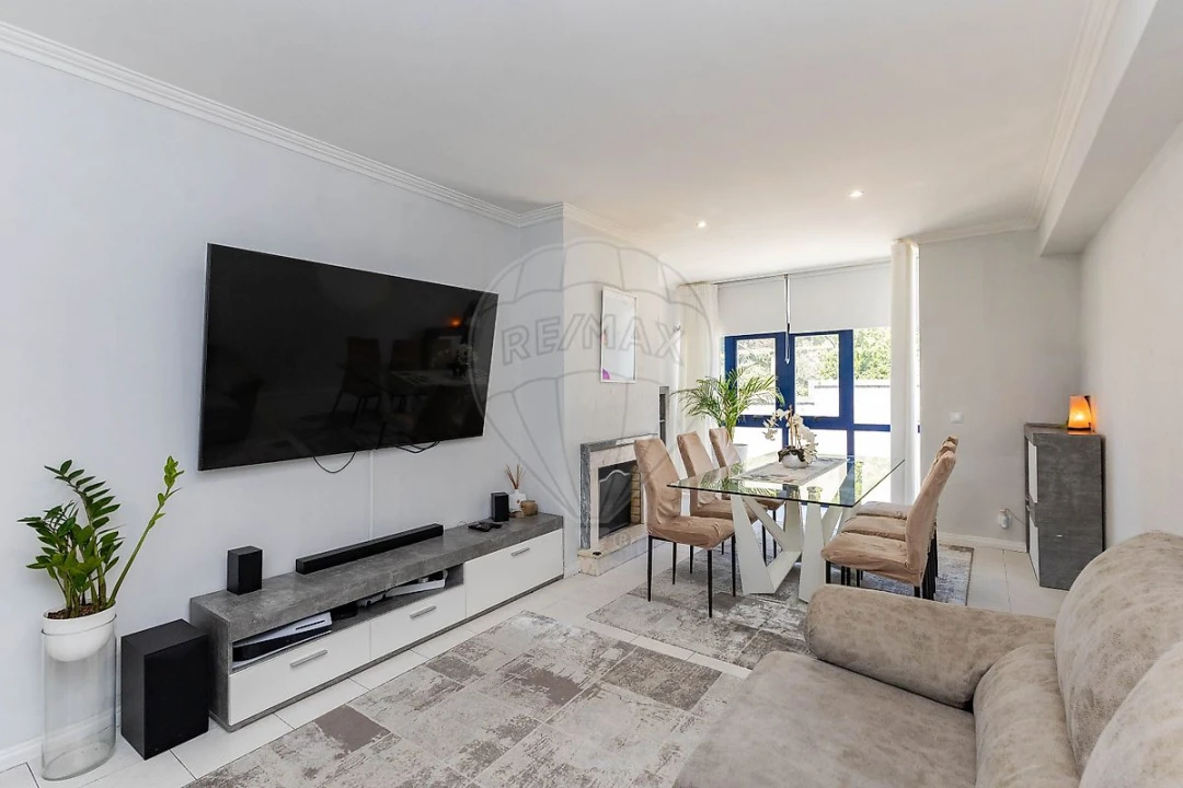 Apartamento T2 para Venda em Canelas Foto 8