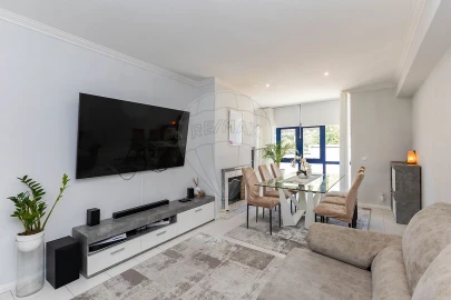 Apartamento T2 para Venda em Canelas