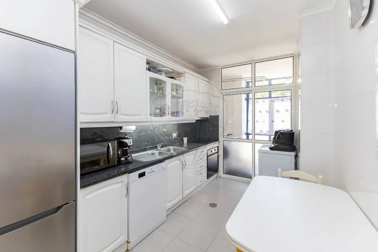 Apartamento T2 para Venda em Canelas Foto 7
