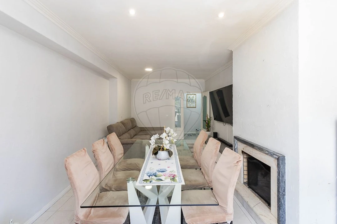 Apartamento T2 para Venda em Canelas Foto 10