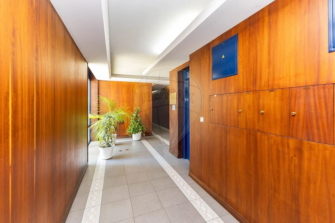 Apartamento T2 para Venda em Canelas Foto 5