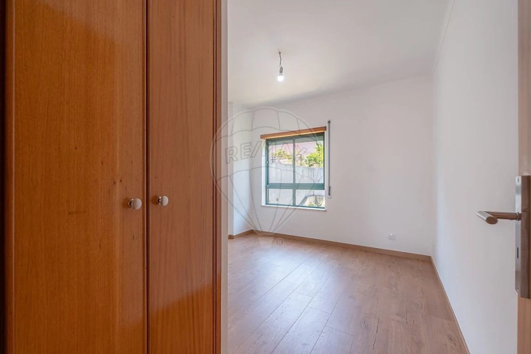 Apartamento T2 para Venda em Santo Antonio dos Olivais Foto 17