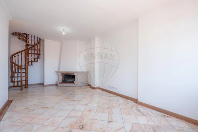 Apartamento T2 para Venda em Santo Antonio dos Olivais