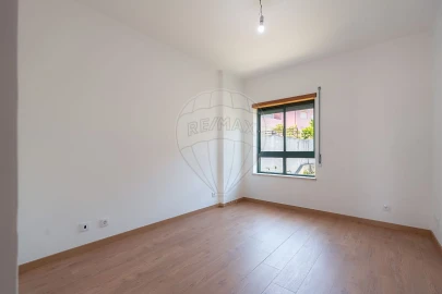 Apartamento T2 para Venda em Santo Antonio dos Olivais