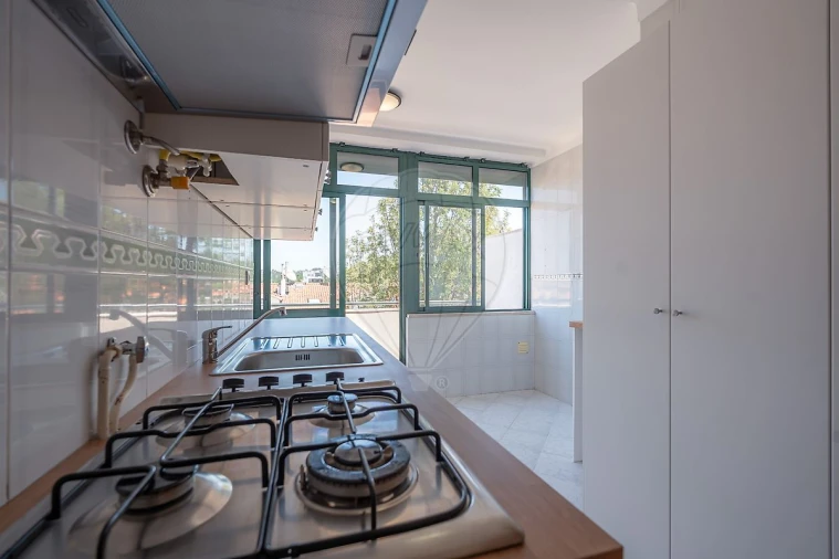 Apartamento T2 para Venda em Santo Antonio dos Olivais Foto 5