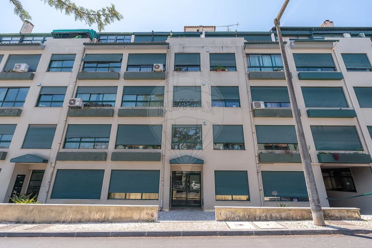 Apartamento T2 para Venda em Santo Antonio dos Olivais Foto 44