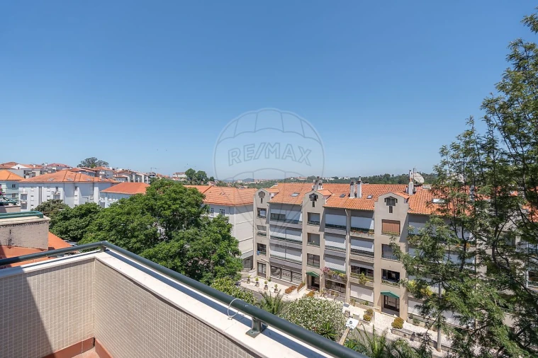 Apartamento T2 para Venda em Santo Antonio dos Olivais Foto 40