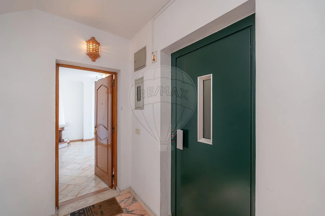 Apartamento T2 para Venda em Santo Antonio dos Olivais Foto 41