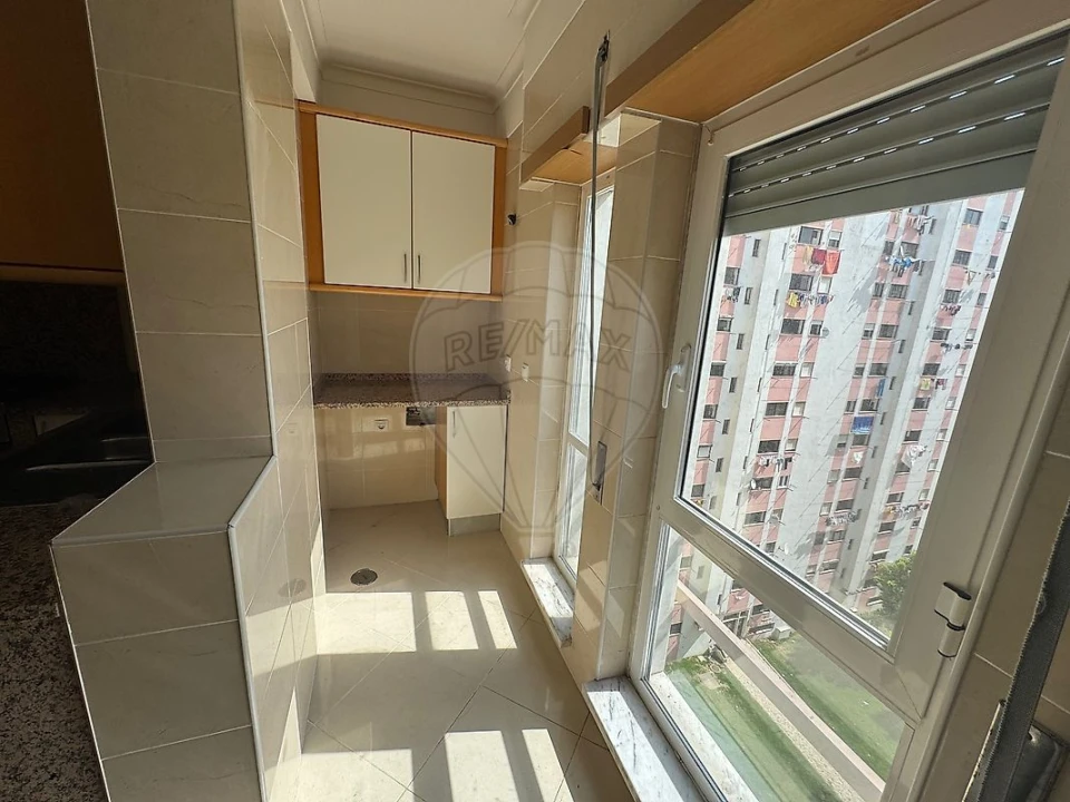 Apartamento T3 para Venda em Carregado e Cadafais Foto 4
