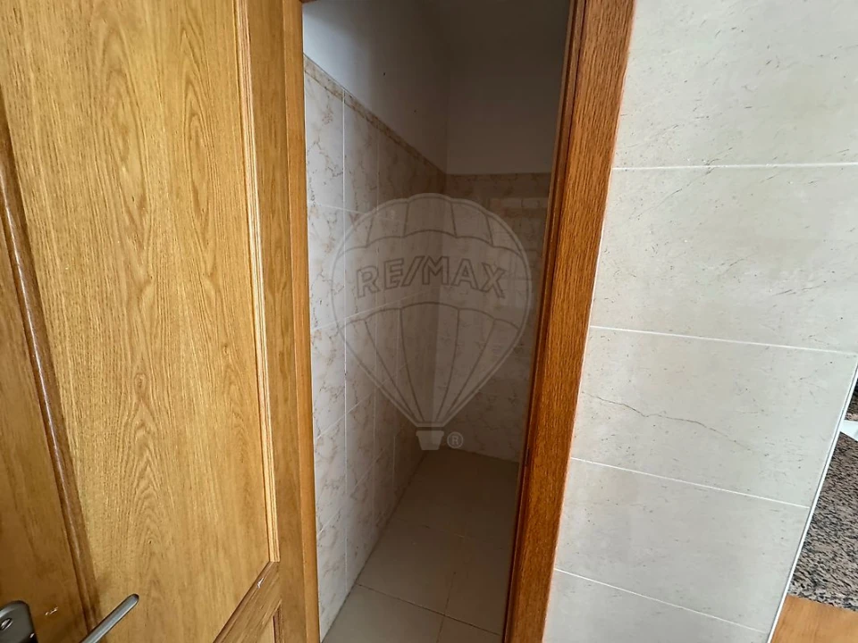 Apartamento T3 para Venda em Carregado e Cadafais Foto 9