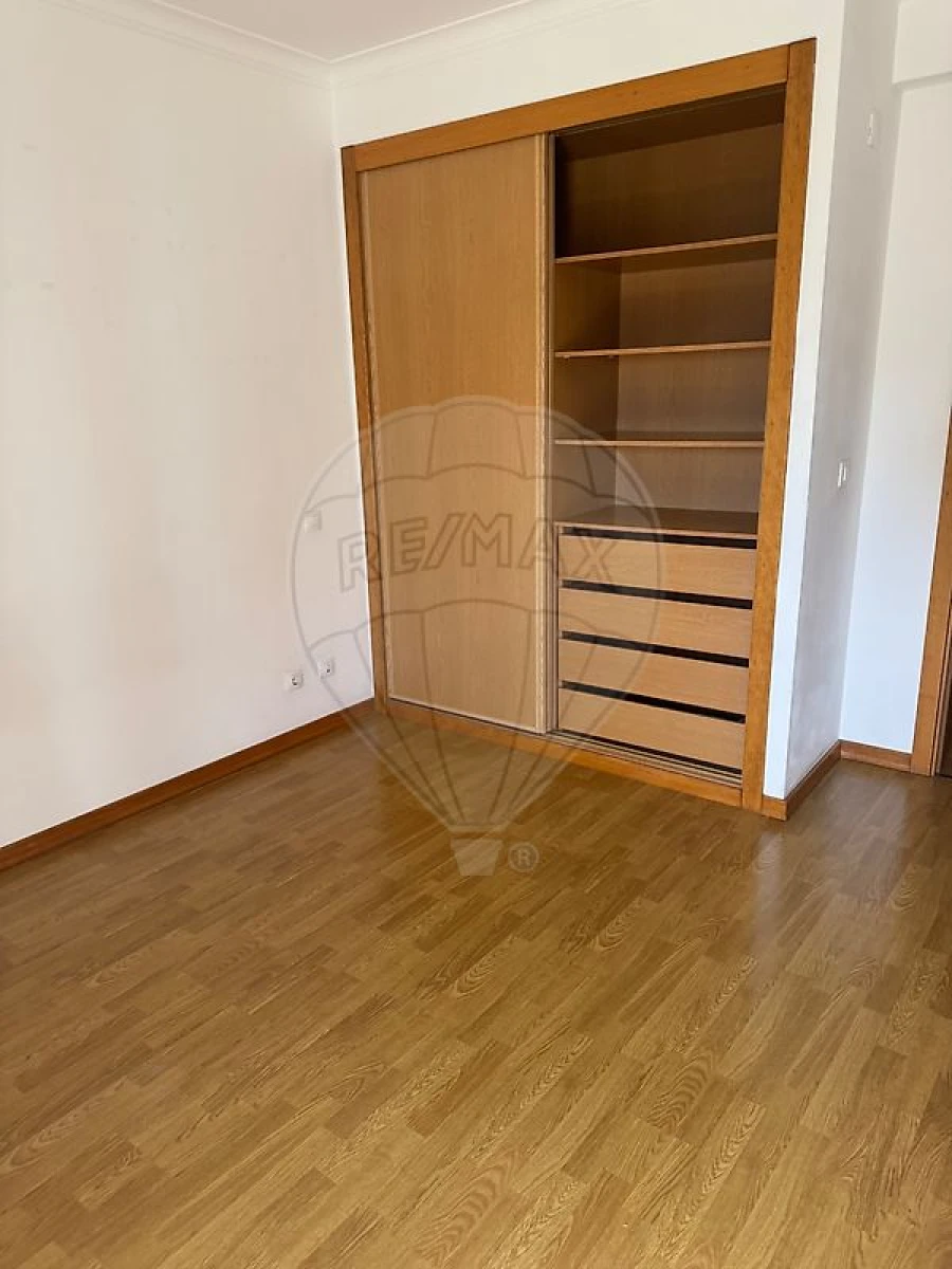 Apartamento T3 para Venda em Carregado e Cadafais Foto 20