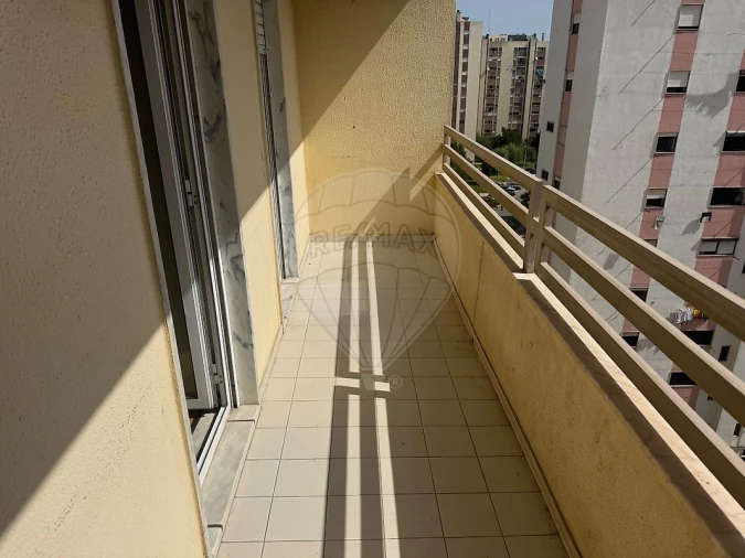 Apartamento T3 para Venda em Carregado e Cadafais Foto 18