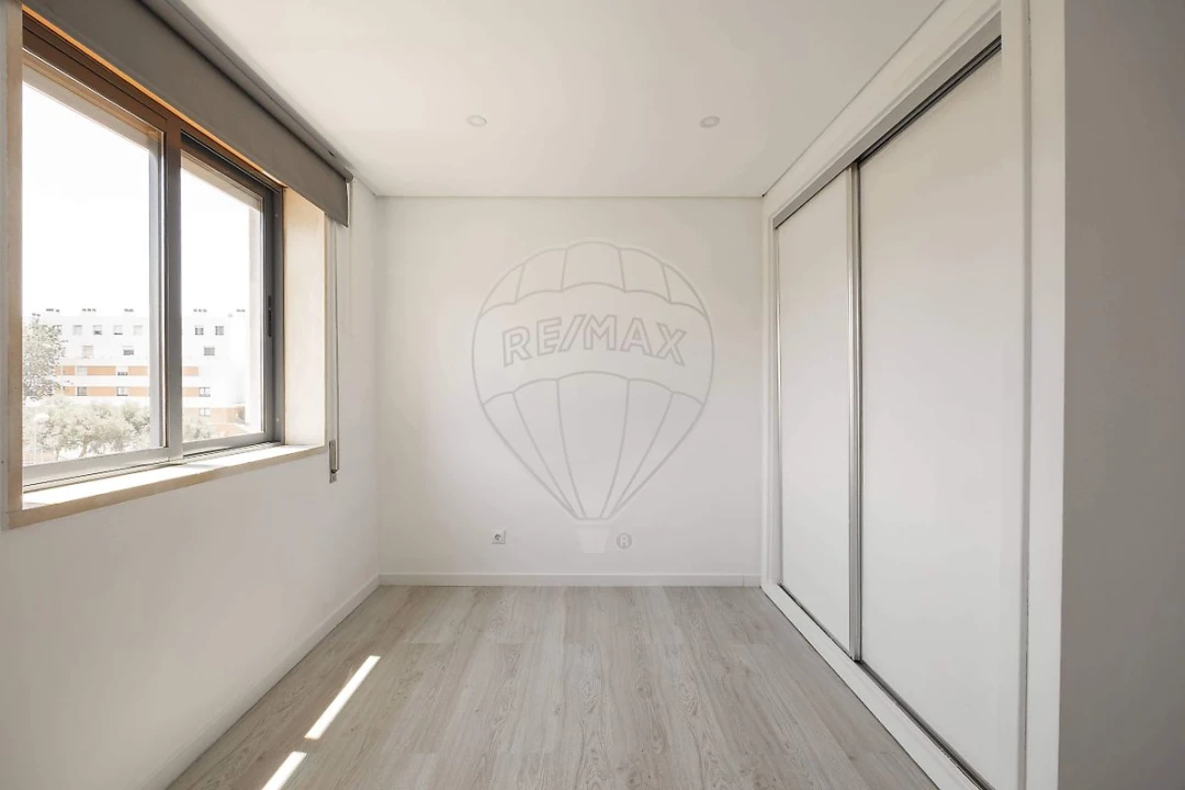 Apartamento T4 para Venda em Santa Clara Foto 13