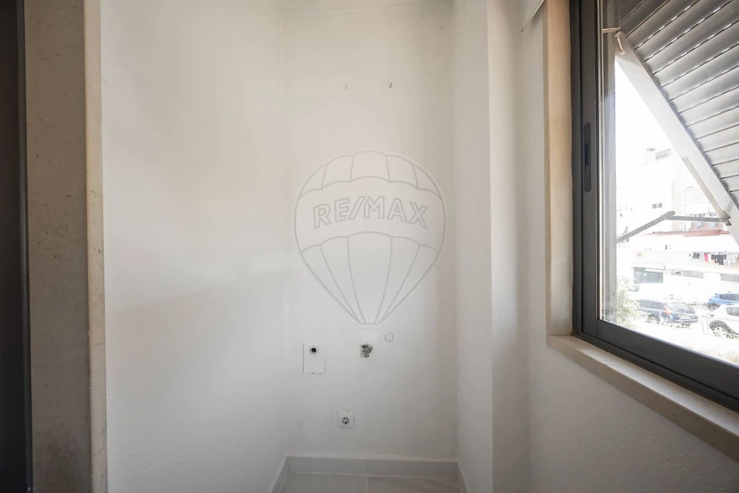 Apartamento T4 para Venda em Santa Clara Foto 9