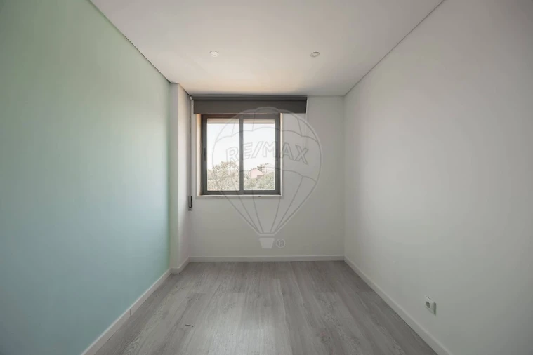 Apartamento T4 para Venda em Santa Clara Foto 16