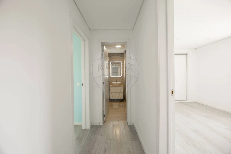 Apartamento T4 para Venda em Santa Clara Foto 11