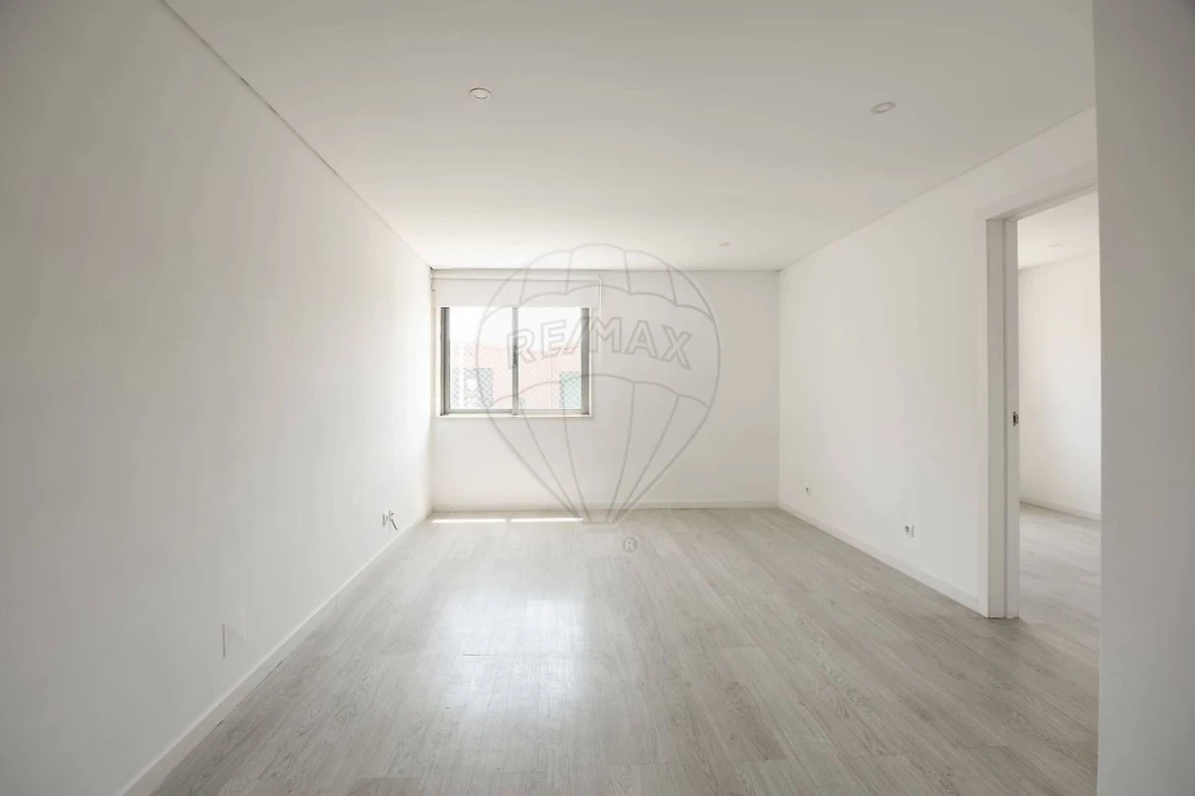 Apartamento T4 para Venda em Santa Clara Foto 4