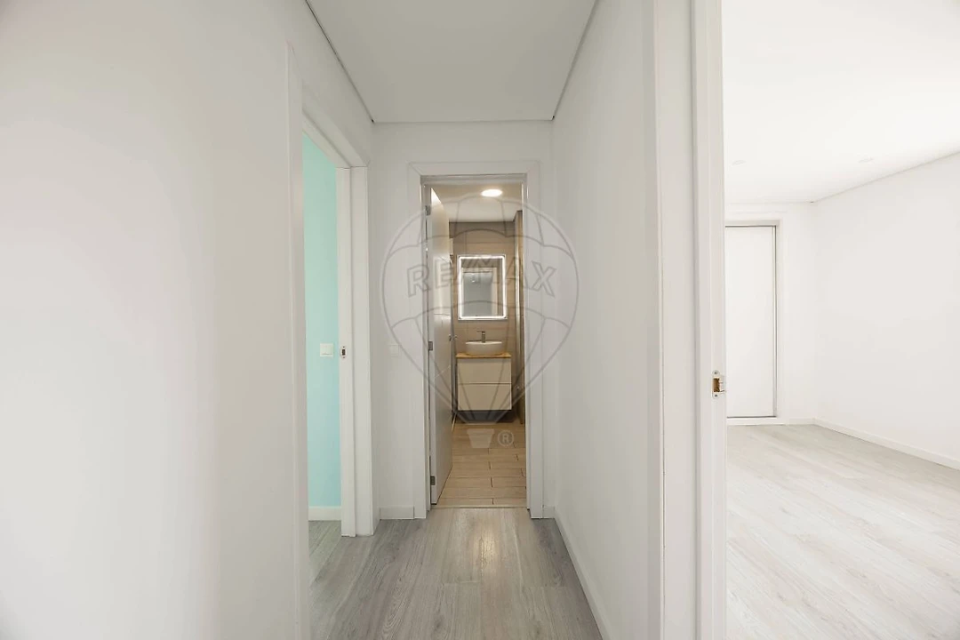 Apartamento T4 para Venda em Santa Clara Foto 11