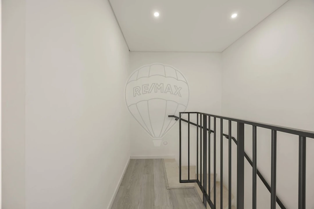Apartamento T4 para Venda em Santa Clara Foto 17