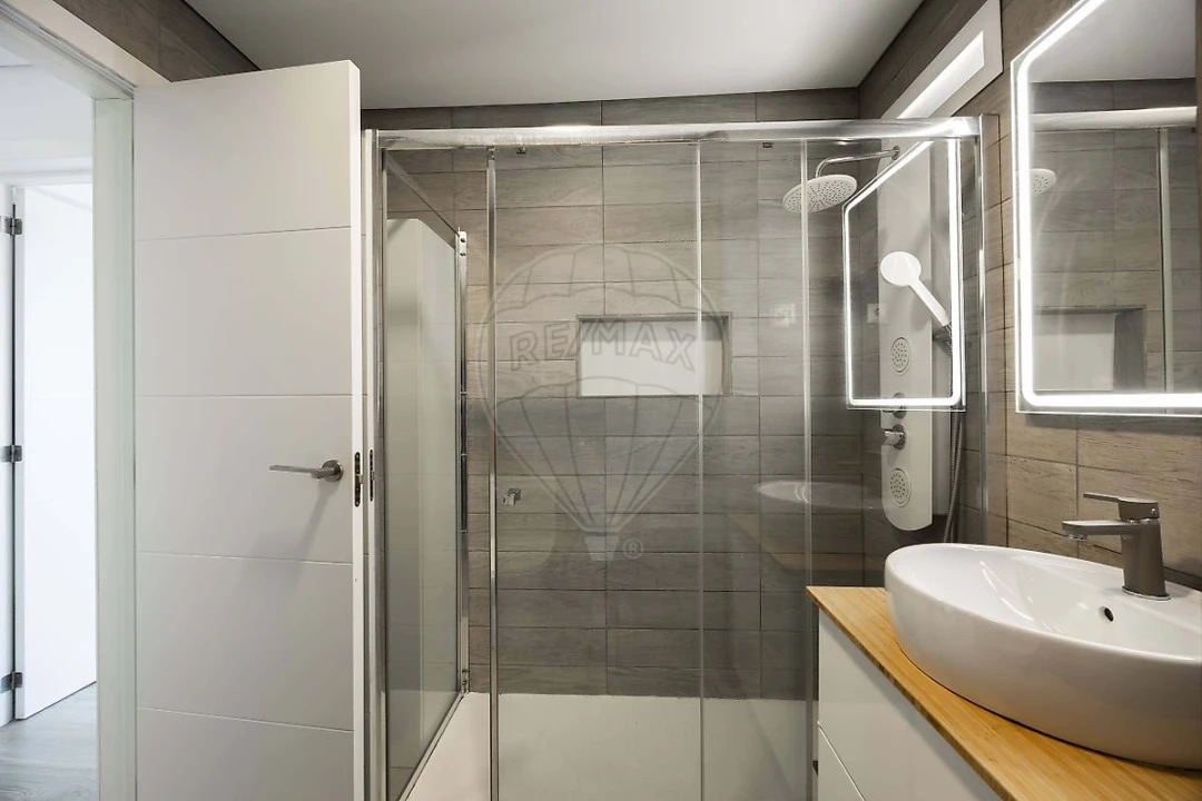 Apartamento T4 para Venda em Santa Clara Foto 15