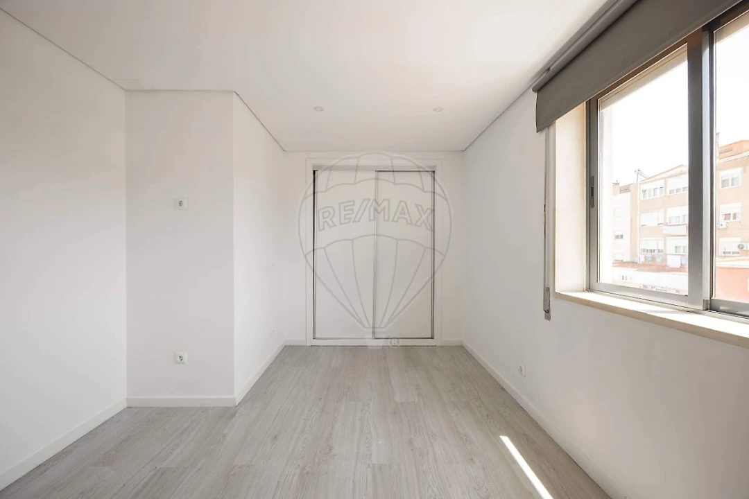 Apartamento T4 para Venda em Santa Clara Foto 12