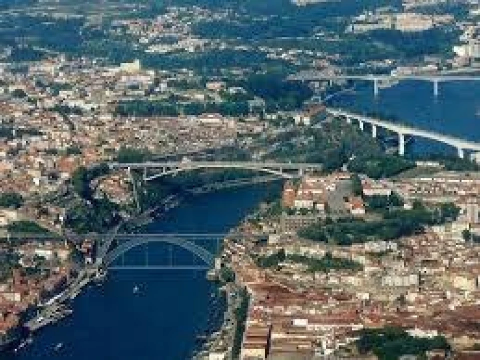 Moradia T5 para Venda em Santa Marinha e São Pedro da Afurada Foto 22