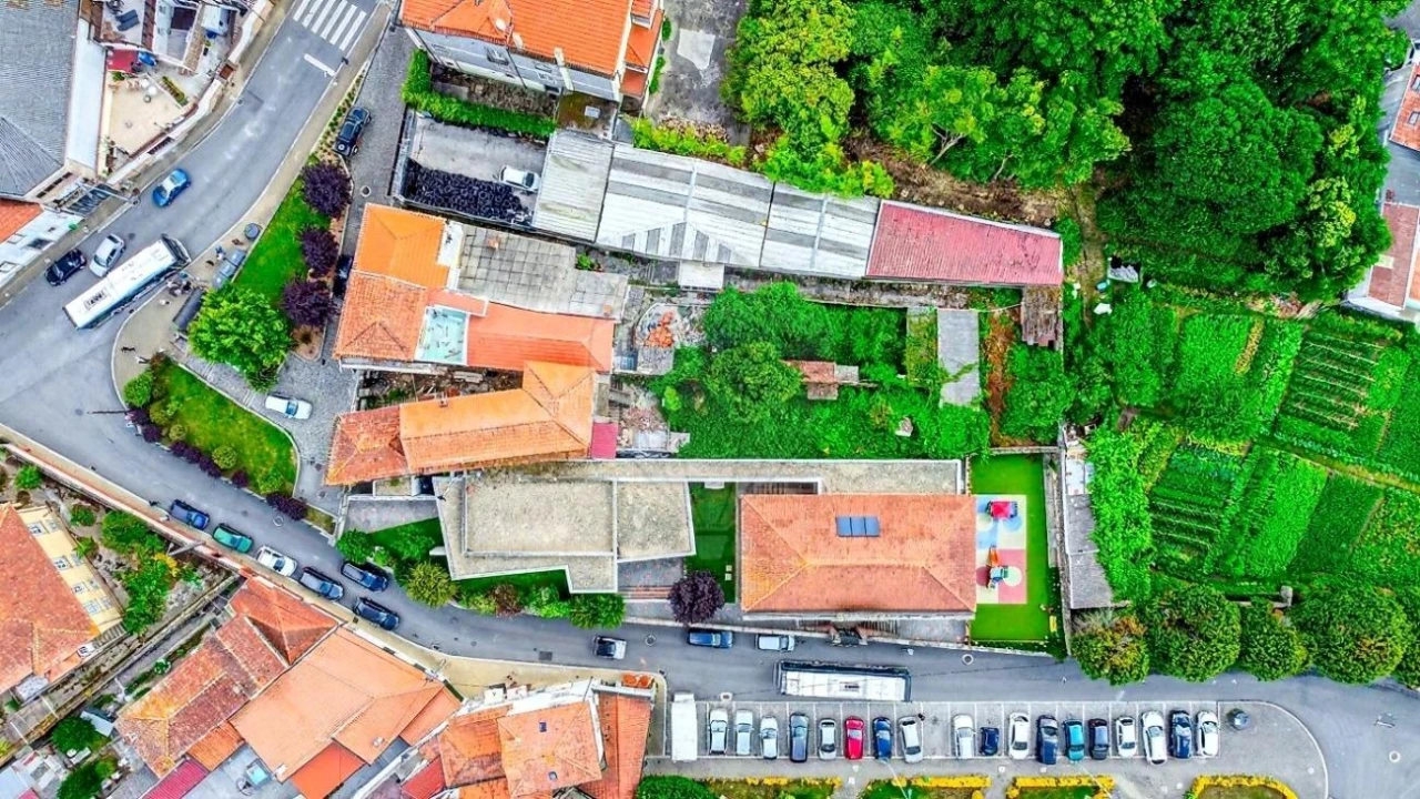 Moradia T5 para Venda em Santa Marinha e São Pedro da Afurada Foto 4