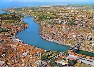 Moradia T5 para Venda em Santa Marinha e São Pedro da Afurada