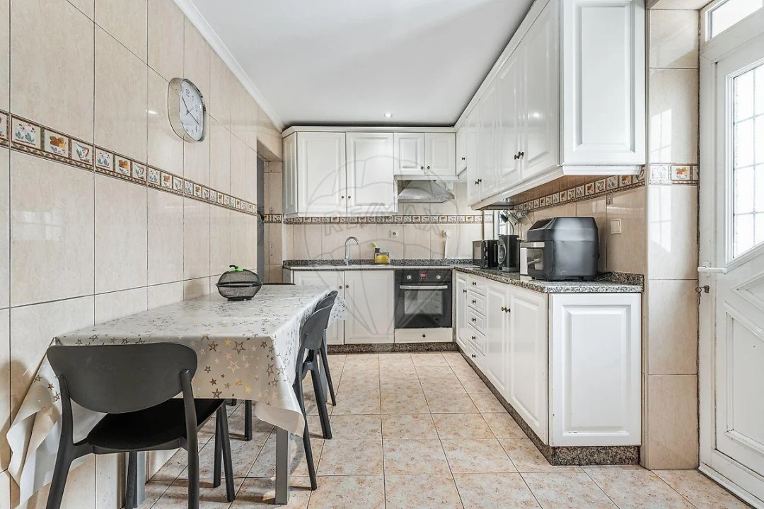 Moradia T2 para Venda em Ronfe Foto 1