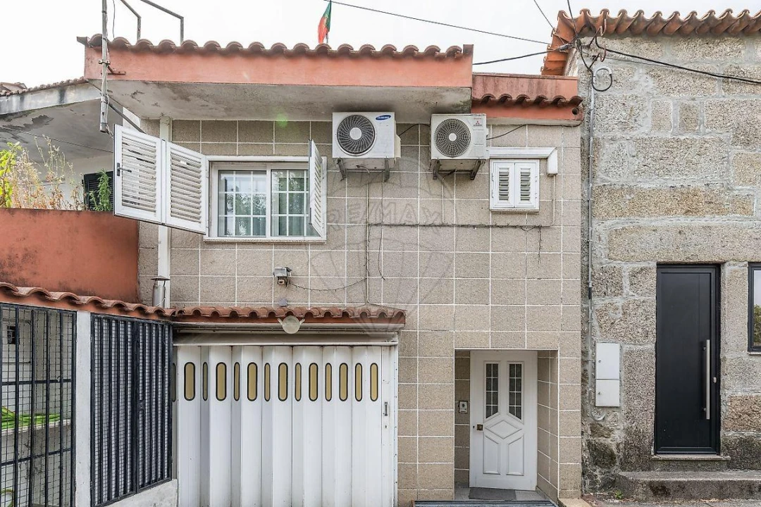 Moradia T2 para Venda em Ronfe Foto 2