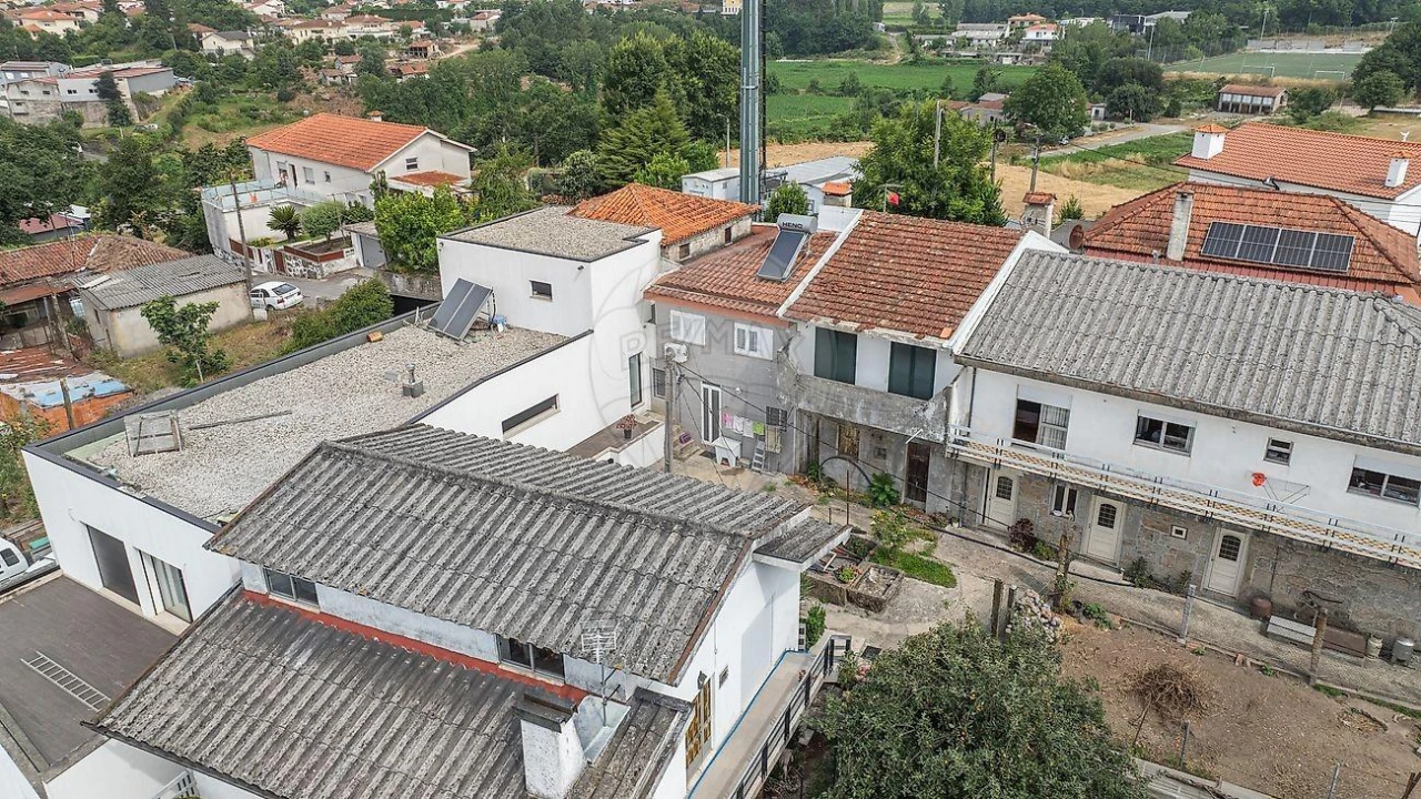 Moradia T2 para Venda em Ronfe Foto 9