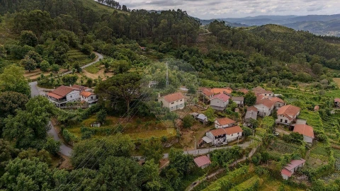 Moradia T3 para Venda em Chamoim e Vilar