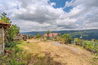 Moradia T3 para Venda em Chamoim e Vilar