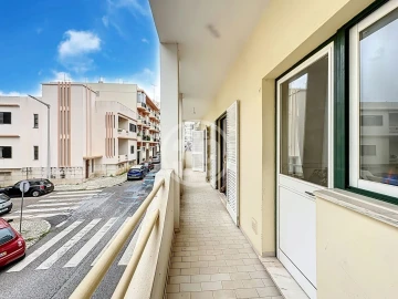 Apartamento T2 para Venda em Loule (São Clemente)