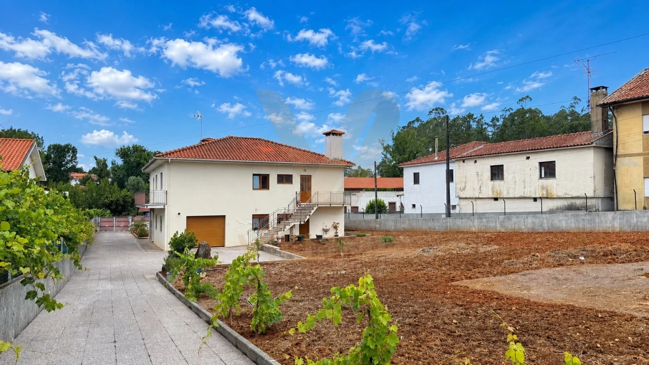 Moradia T4 para Venda em Moure Foto 43