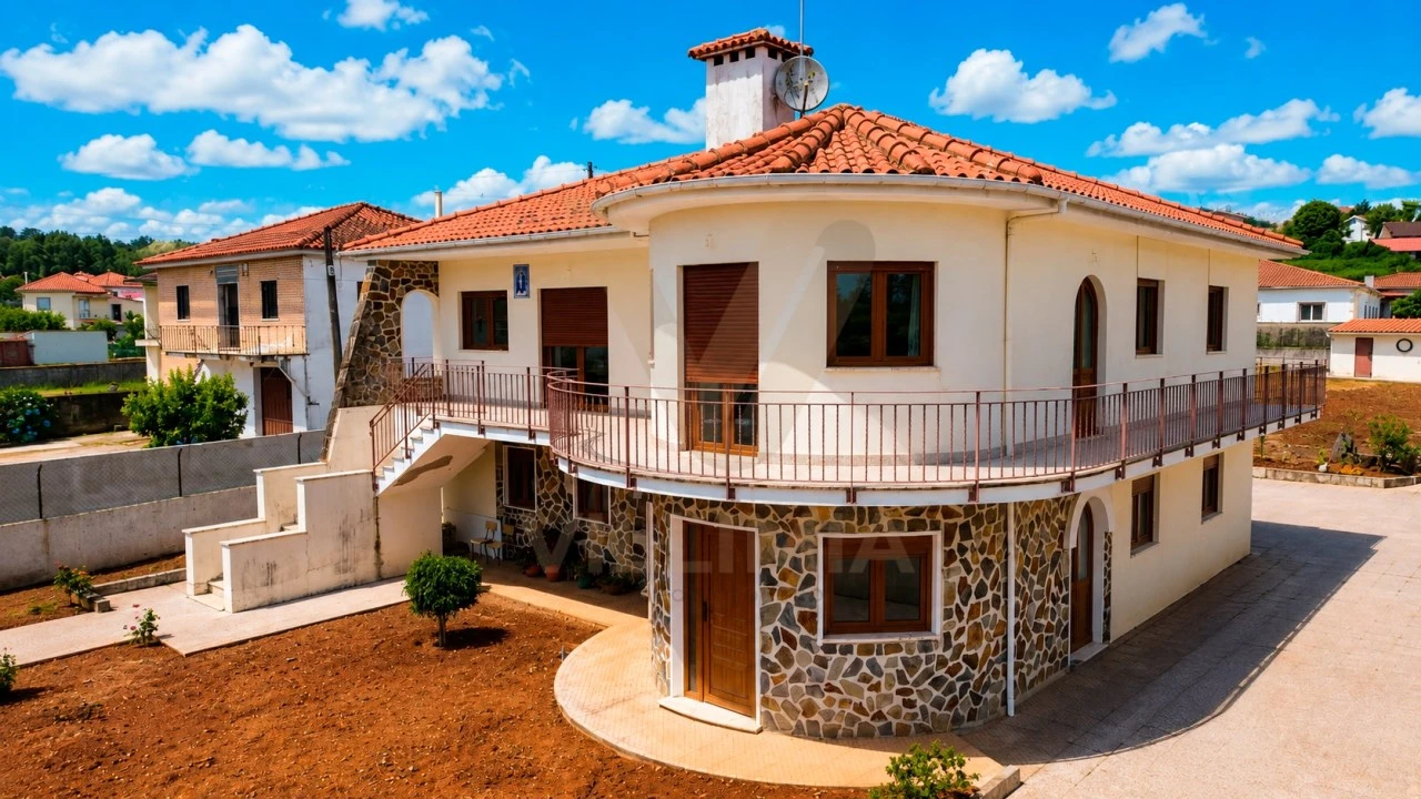 Moradia T4 para Venda em Moure Foto 45