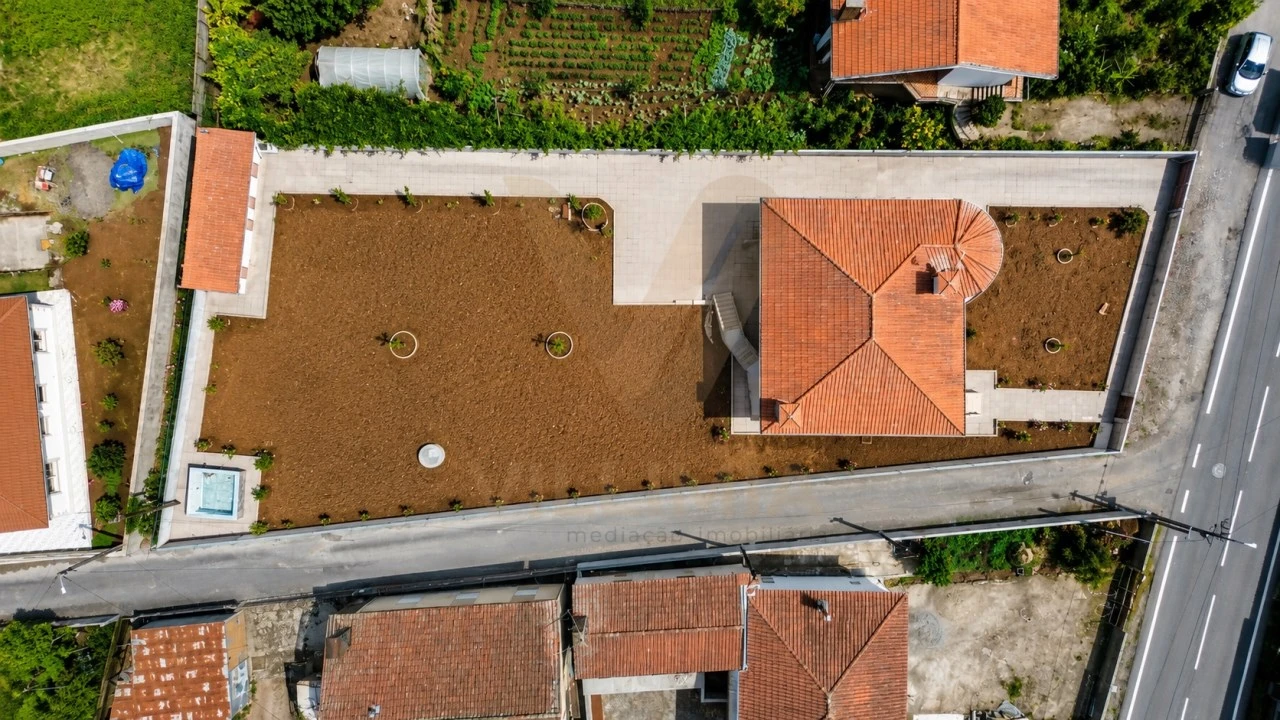 Moradia T4 para Venda em Moure Foto 47