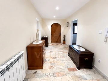 Moradia T4 para Venda em Moure