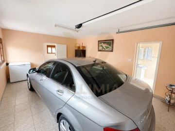 Moradia T4 para Venda em Moure
