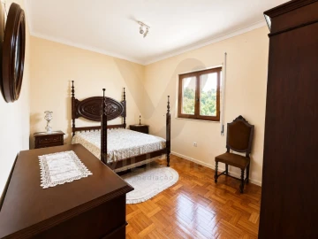 Moradia T4 para Venda em Moure