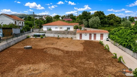 Moradia T4 para Venda em Moure