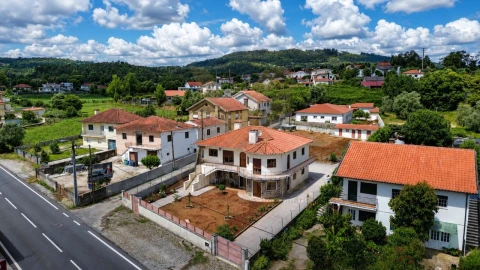 Moradia T4 para Venda em Moure