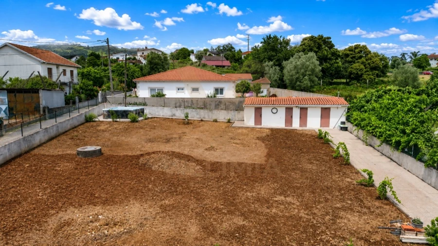 Moradia T4 para Venda em Moure Foto 36