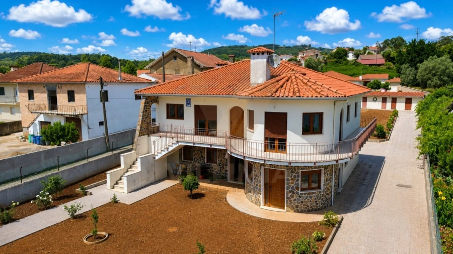 Moradia T4 para Venda em Moure