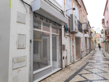 Loja para Arrendamento em União das Freguesias de Setúbal