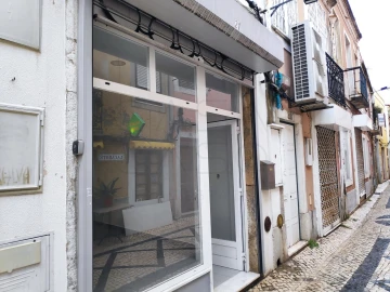 Loja para Arrendamento em União das Freguesias de Setúbal