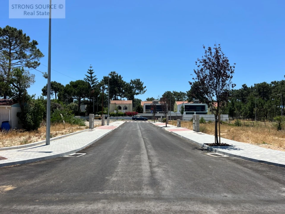Terreno para Venda em Charneca de Caparica e Sobreda Foto 16