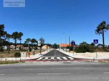 Terreno para Venda em Charneca de Caparica e Sobreda